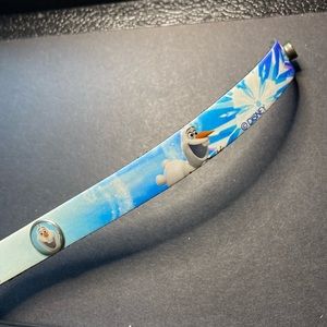 ⚠️ Disney’s Frozen Cuff Bracelet featuring Olaf with snap closure